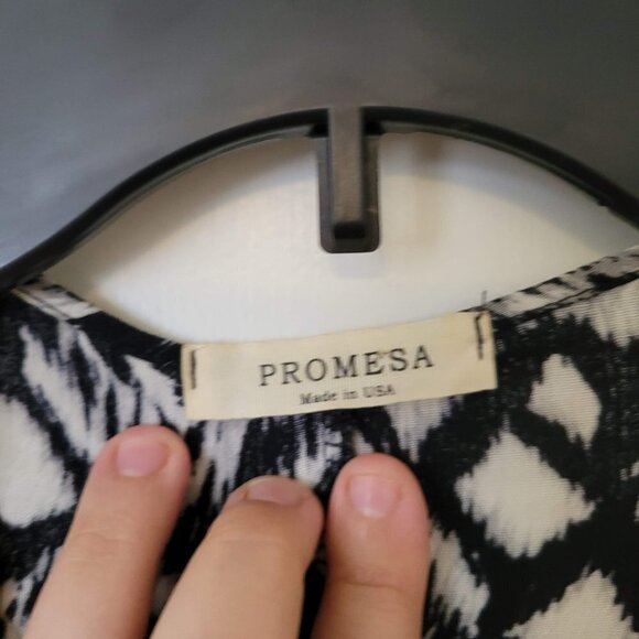 Promesa Fringe Patterned Cardigan Cover Up - Picture 5 of 7